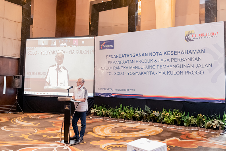 Sambutan oleh Direktur Utama Bank Jateng, Bapak Supriyatno.