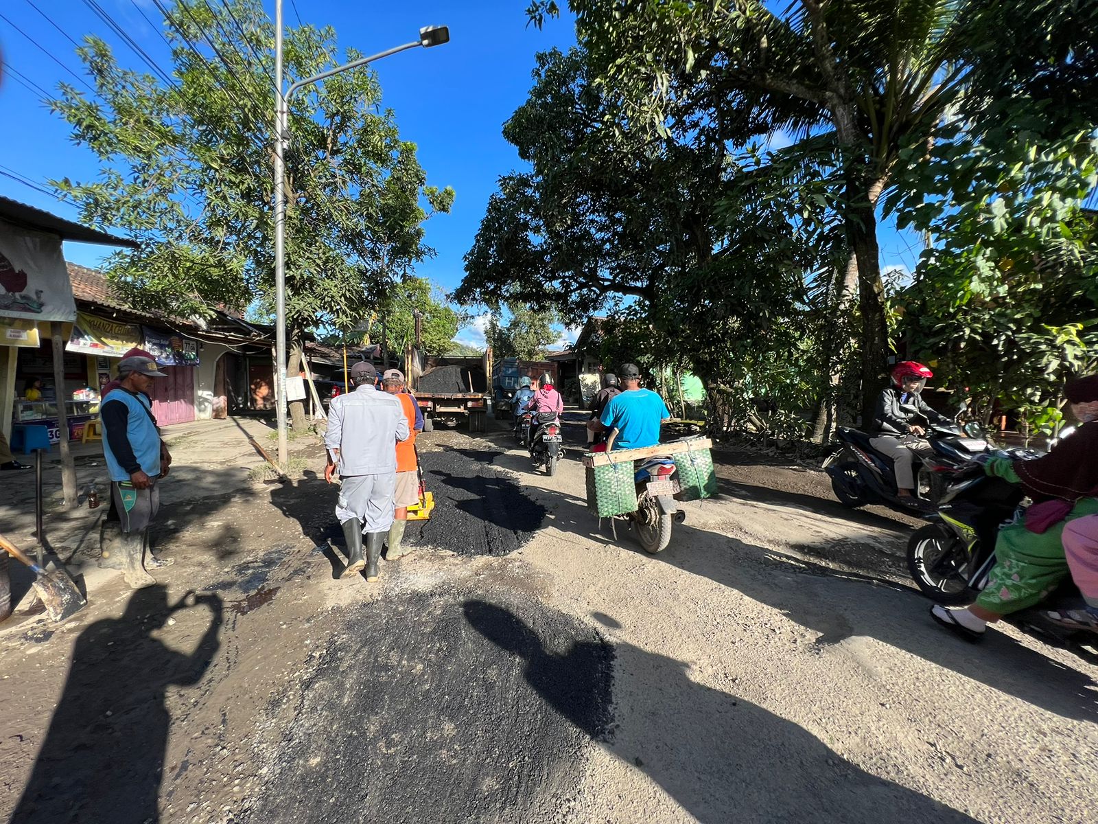 Perbaikan jalan dilakukan demi keselamatan warga yang terdampak jalannya oleh angkutan pasir jalan tol Jogja Solo