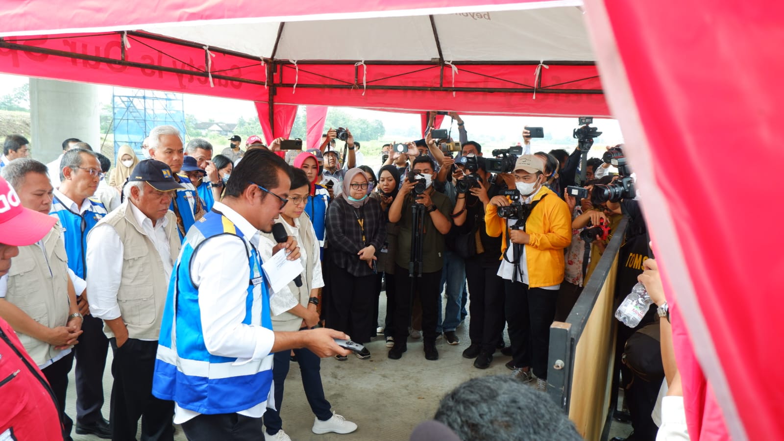 Kucurkan Dana Rp 5,902 Triliun, Menteri Keuangan Sri Mulyani Lakukan Inspeksi ke Tol Jogja-Solo